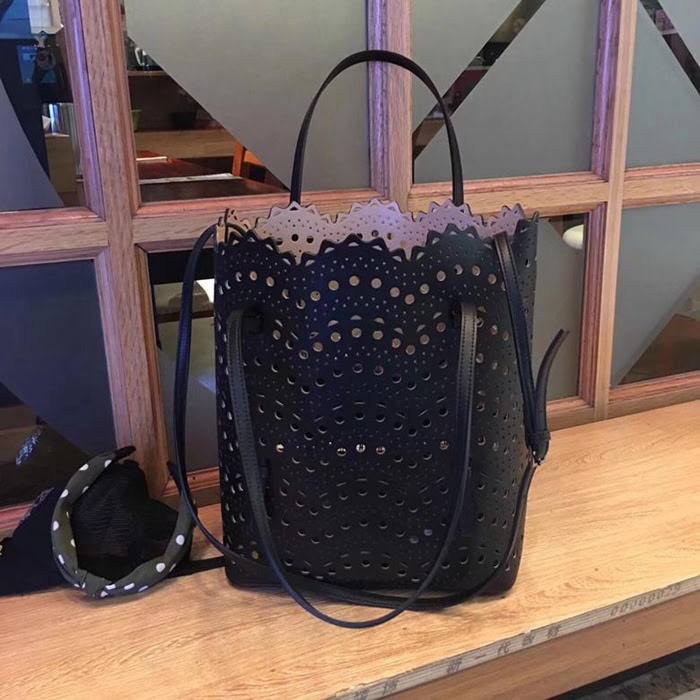FENDI芬迪 alaia阿萊亞 法國著名品牌同款 鏤空撞色 休閒購物袋 度假首選款  fd1122