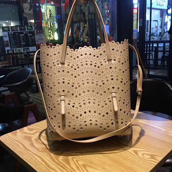 FENDI芬迪 alaia阿萊亞 法國著名品牌同款 鏤空撞色 休閒購物袋 度假首選款  fd1123