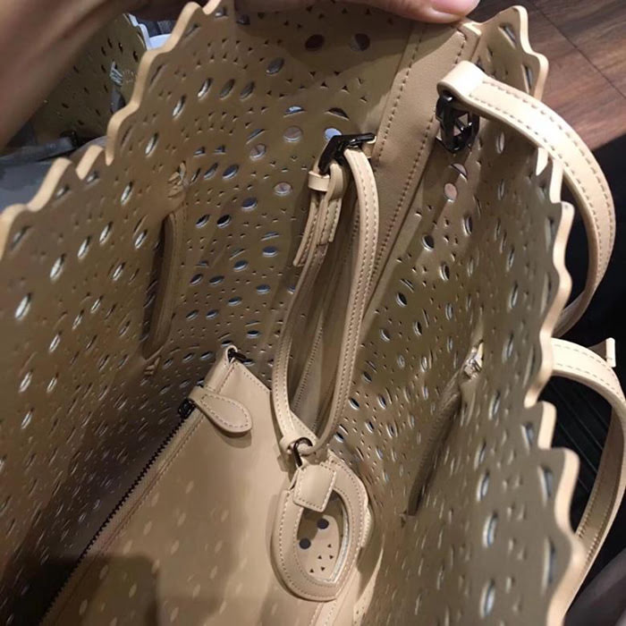 FENDI芬迪 alaia阿萊亞 法國著名品牌同款 鏤空撞色 休閒購物袋 度假首選款  fd1123