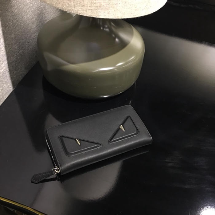 FENDI芬迪 小牛皮 手工縫製 多卡位 小怪獸潮人錢包  fd1143