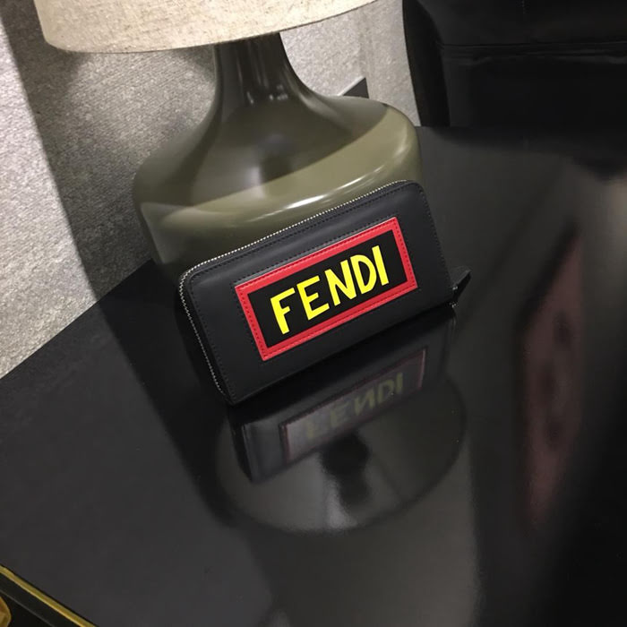 FENDI芬迪 小牛皮 手工縫製 多卡位 小怪獸潮人錢包  fd1152