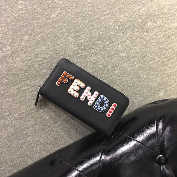 FENDI芬迪 小牛皮 手工縫製 多卡位 小怪獸潮人錢包  fd1157