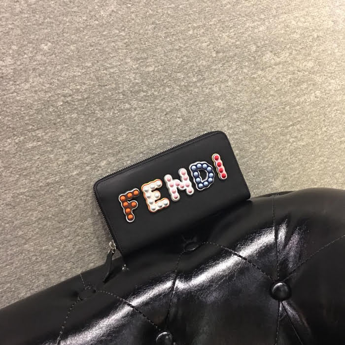 FENDI芬迪 小牛皮 手工縫製 多卡位 小怪獸潮人錢包  fd1157