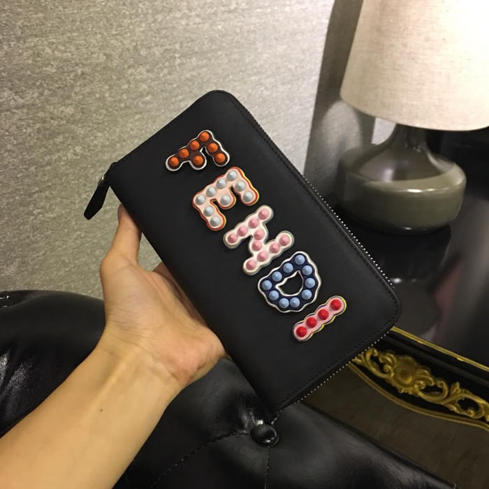 FENDI芬迪 小牛皮 手工縫製 多卡位 小怪獸潮人錢包  fd1157
