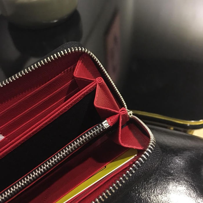FENDI芬迪 小牛皮 手工縫製 多卡位 小怪獸潮人錢包  fd1163