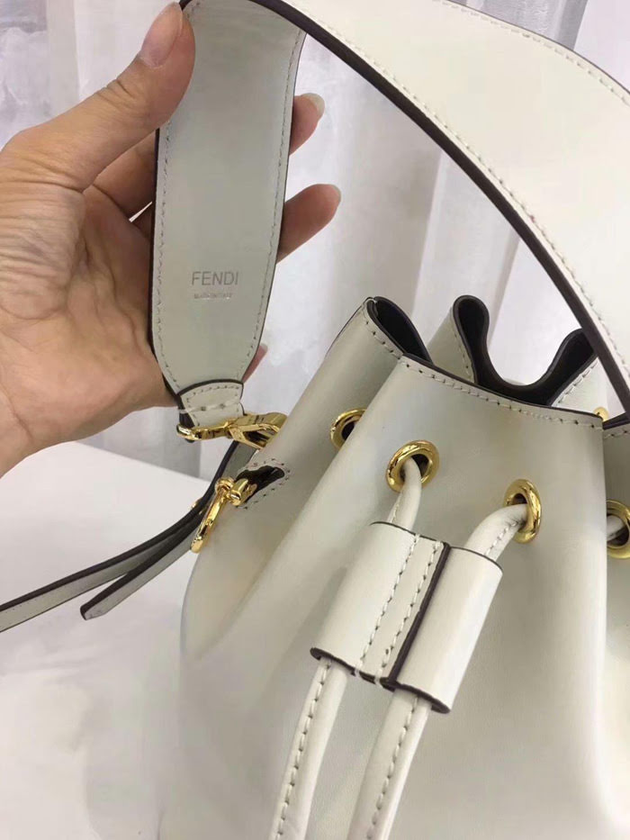 FENDI芬迪 F家專櫃最新款 原單品質 小型桶袋  fd1196