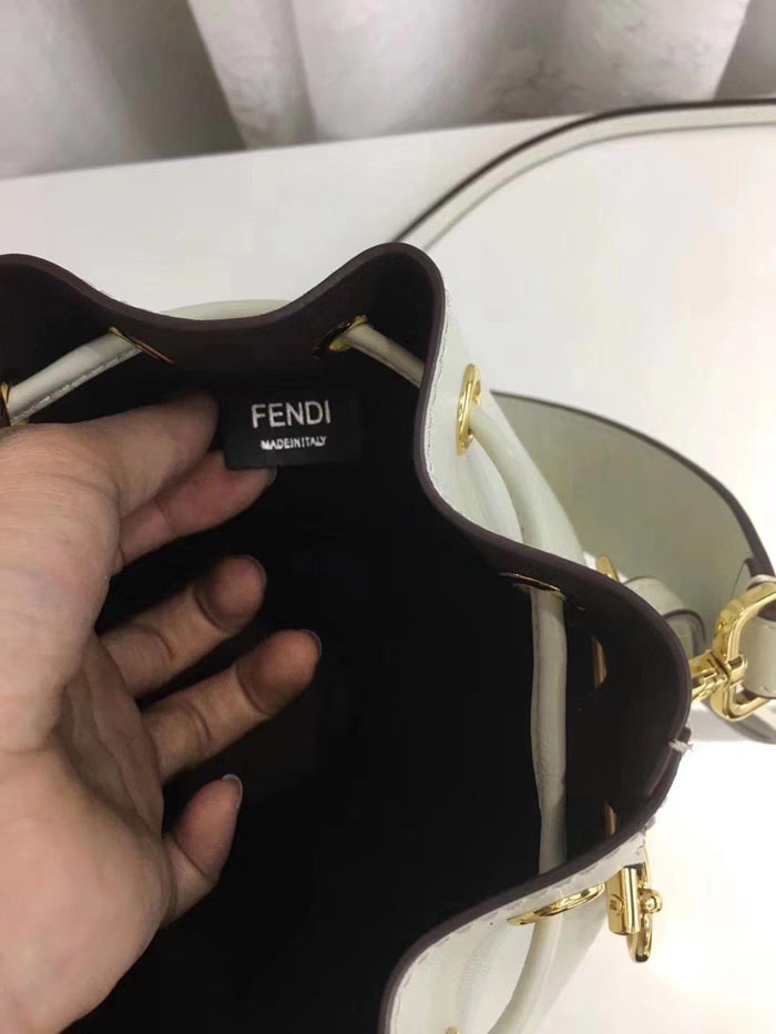 FENDI芬迪 F家專櫃最新款 原單品質 小型桶袋  fd1196