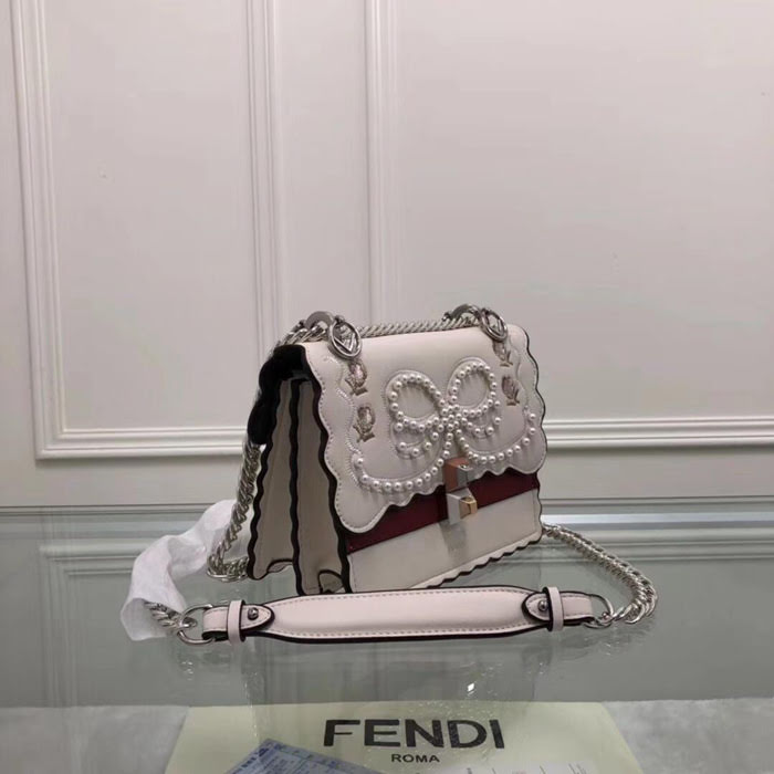 FENDI芬迪 2018早春新款 鑲嵌珍珠斜挎包 8815  fd1238