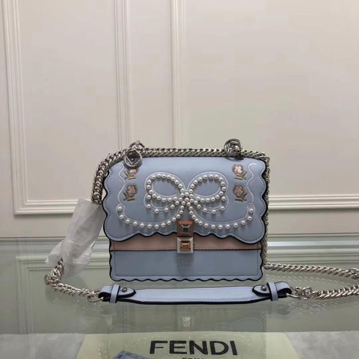 FENDI芬迪 2018早春新款 鑲嵌珍珠斜挎包 8815  fd1239
