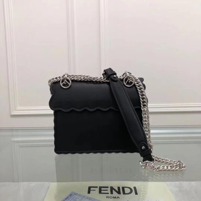 FENDI芬迪 2018早春新款 鑲嵌珍珠斜挎包 8815  fd1241