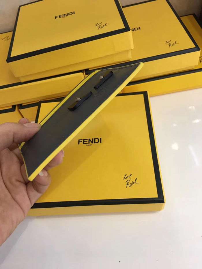 FENDI芬迪 小怪獸卡包 小巧精緻  fd1249