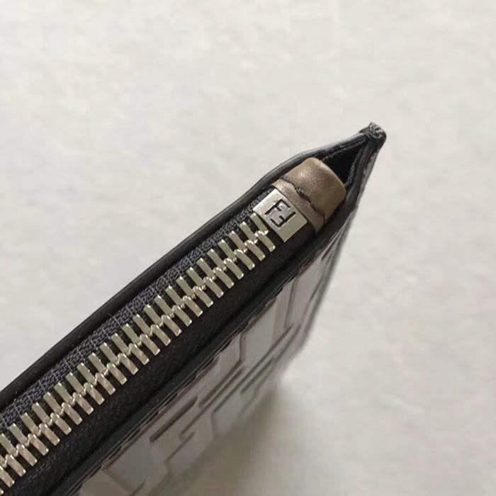 FENDI芬迪 壓紋小牛皮手拿包 簡單時尚  fd1262