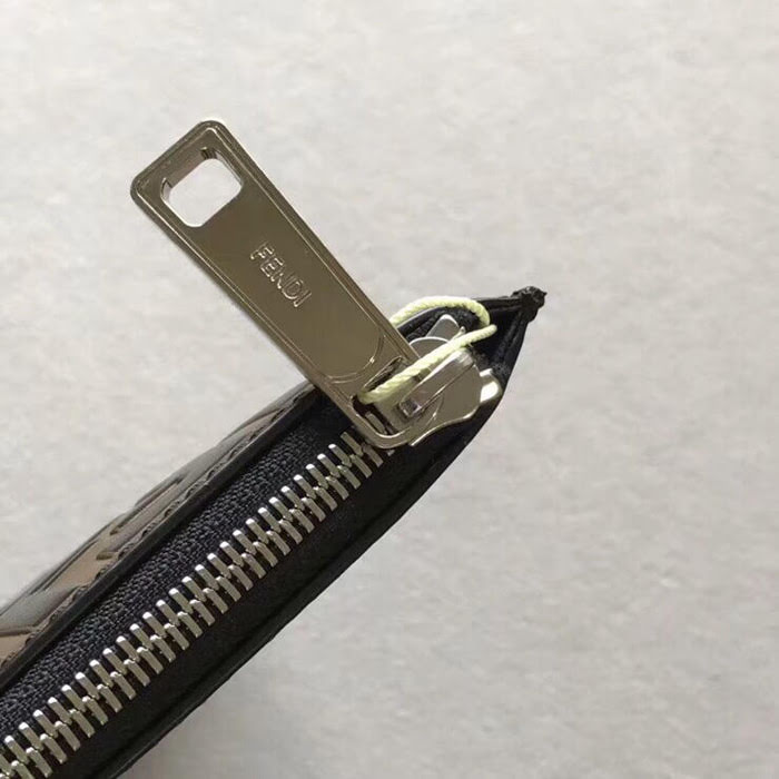 FENDI芬迪 壓紋小牛皮手拿包 簡單時尚  fd1262