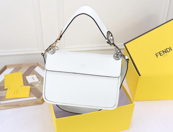 FENDI芬迪 最新系列 Kan I款0999 牛皮秋冬最新五金扣FENDI F LOGO  fd1289