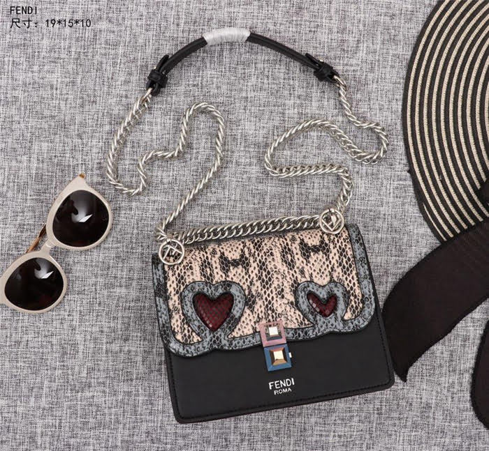 FENDI芬迪 小號Fendi 8809 2018春夏新款 情人節禮物 KAN I LOGO牛皮手袋  fd1298