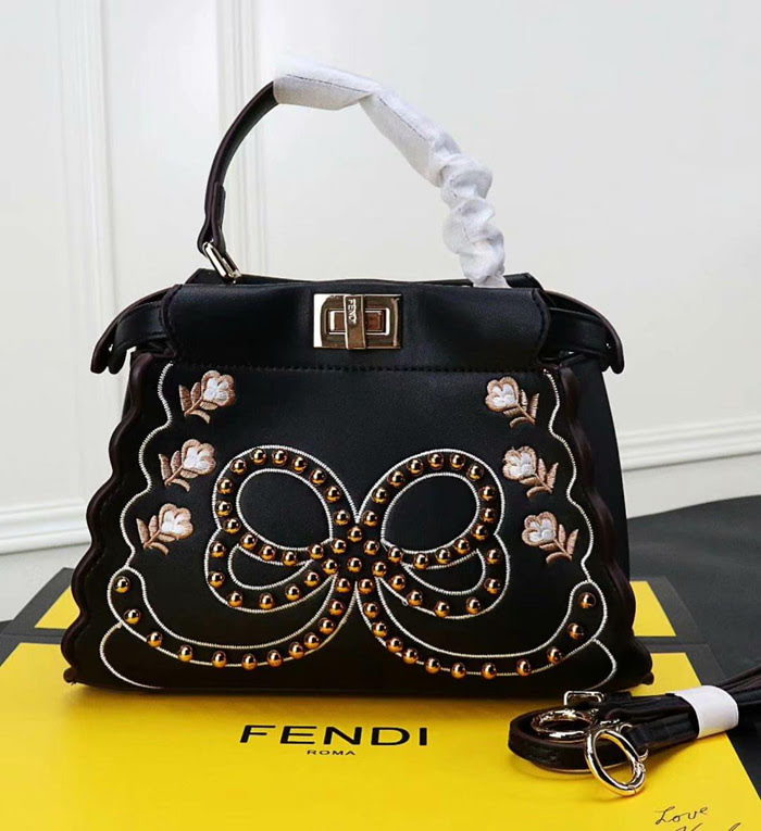 FENDI芬迪 New Fendi 18 秋冬走秀最新款 小型手提包 F0497012  fd1302