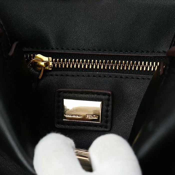 FENDI芬迪 New Fendi 18 秋冬走秀最新款 小型手提包 F0497012  fd1302