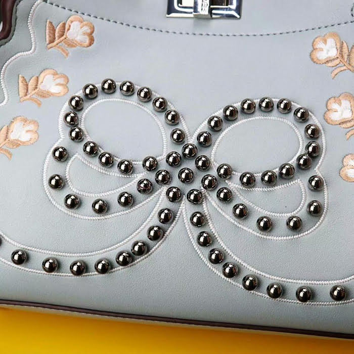 FENDI芬迪 New Fendi 18 秋冬走秀最新款 小型手提包 F0497012  fd1304