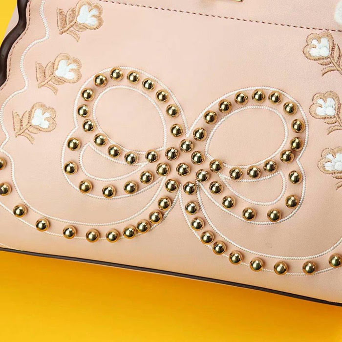 FENDI芬迪 New Fendi 18 秋冬走秀最新款 小型手提包 F0497012  fd1305