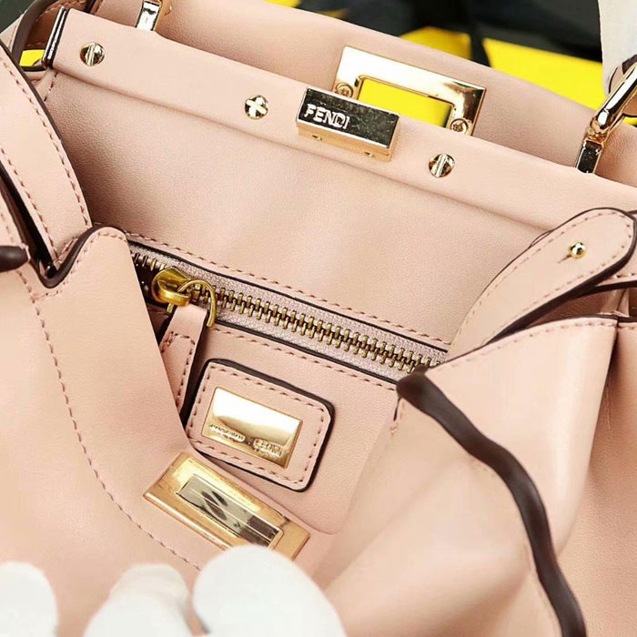 FENDI芬迪 New Fendi 18 秋冬走秀最新款 小型手提包 F0497012  fd1305