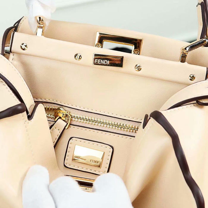 FENDI芬迪 New Fendi 18 秋冬走秀最新款 小型手提包 F0497012  fd1306