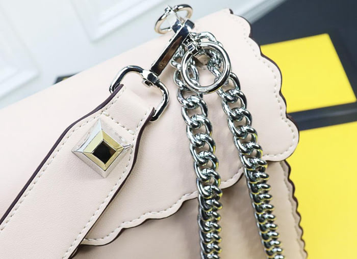 FENDI芬迪 大號 Fendi 2018秋冬新款 Kani翻蓋式手袋 可斜背亦可手提 088 091  fd1307