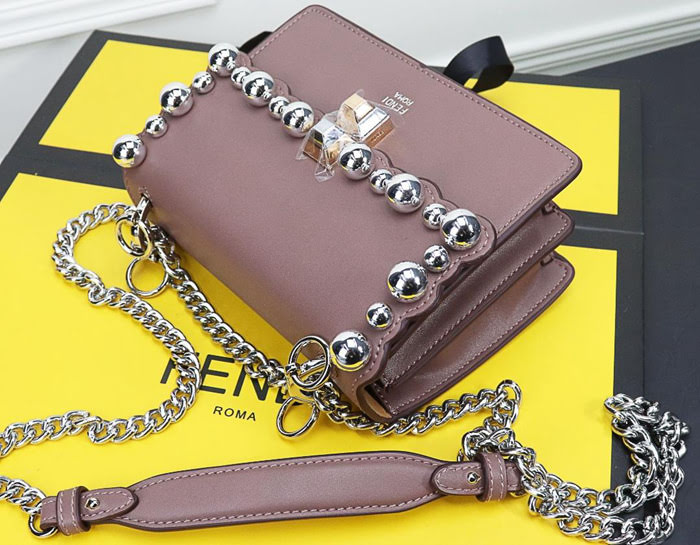FENDI芬迪 小號 Fendi 2018秋冬新款 Kani翻蓋式手袋 可斜背亦可手提 088 081  fd1313