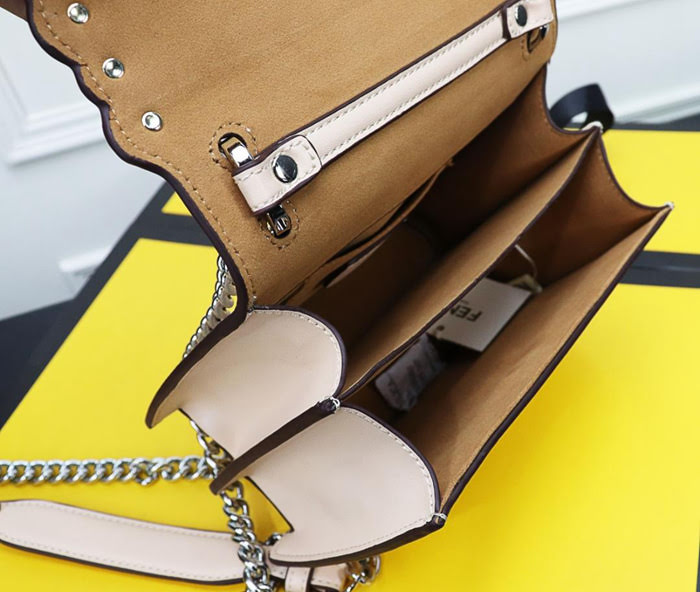 FENDI芬迪 小號 Fendi 2018秋冬新款 Kani翻蓋式手袋 可斜背亦可手提 088 081  fd1314