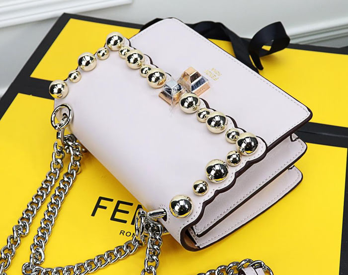 FENDI芬迪 小號 Fendi 2018秋冬新款 Kani翻蓋式手袋 可斜背亦可手提 088 081  fd1315