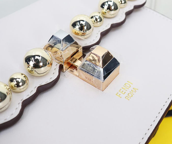 FENDI芬迪 小號 Fendi 2018秋冬新款 Kani翻蓋式手袋 可斜背亦可手提 088 081  fd1315
