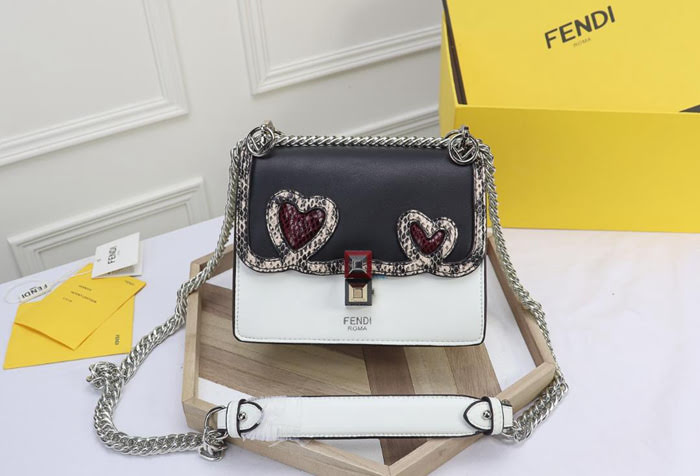 FENDI芬迪 小號 Fendi 8809 2018春夏新款 情人節禮物KAN I LOGO牛皮手袋 可斜背或手拿  fd1342