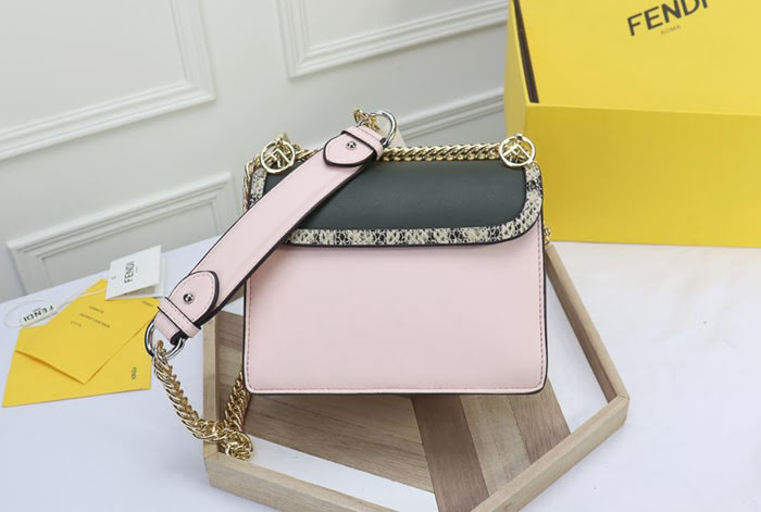 FENDI芬迪 小號 Fendi 8809 2018春夏新款 情人節禮物KAN I LOGO牛皮手袋 可斜背或手拿  fd1344
