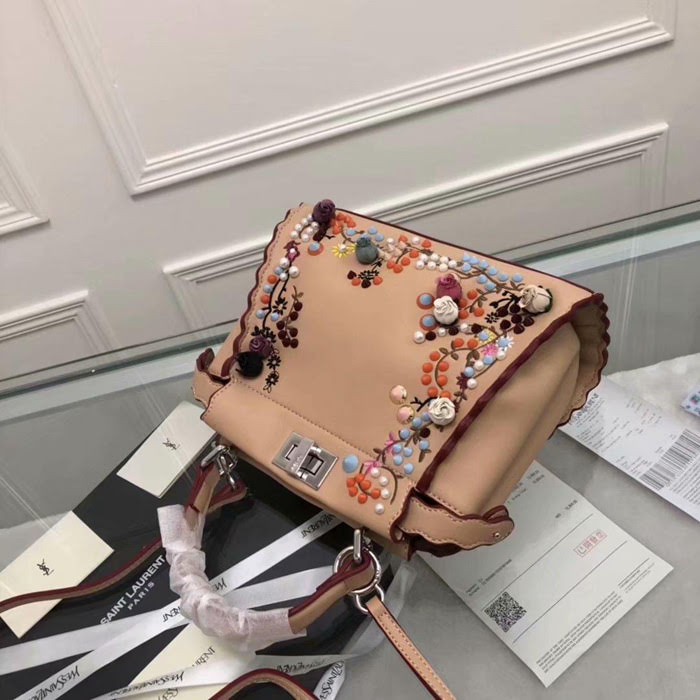 FENDI芬迪 最新款 火爆來襲 配以寶石和小牛皮花蕾 單手柄手提肩背包 015 fd1402