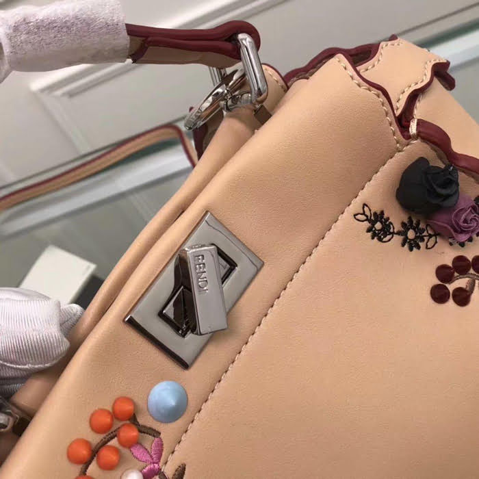 FENDI芬迪 最新款 火爆來襲 配以寶石和小牛皮花蕾 單手柄手提肩背包 015 fd1402