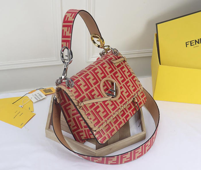 FENDI芬迪 原單爆款 kani 翻蓋手袋 翻蓋綴以同色系穿繩及小蝴蝶結 可斜背或手拿 fd1405