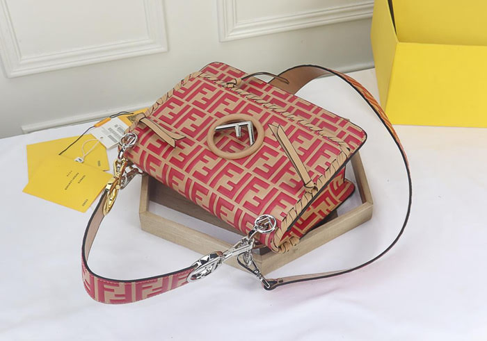 FENDI芬迪 原單爆款 kani 翻蓋手袋 翻蓋綴以同色系穿繩及小蝴蝶結 可斜背或手拿 fd1405