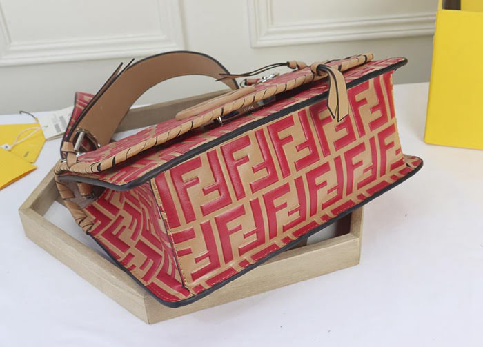 FENDI芬迪 原單爆款 kani 翻蓋手袋 翻蓋綴以同色系穿繩及小蝴蝶結 可斜背或手拿 fd1405