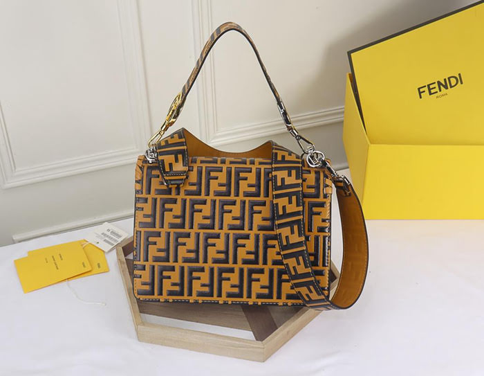 FENDI芬迪 原單爆款 kani 翻蓋手袋 翻蓋綴以同色系穿繩及小蝴蝶結 可斜背或手拿 fd1406