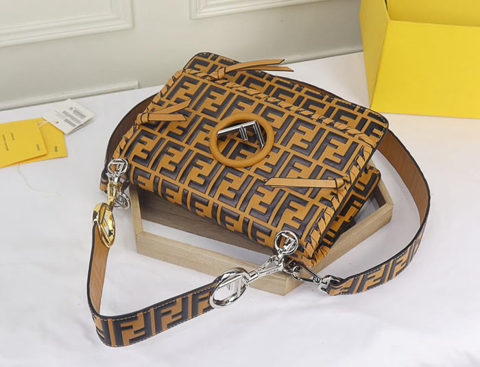 FENDI芬迪 原單爆款 kani 翻蓋手袋 翻蓋綴以同色系穿繩及小蝴蝶結 可斜背或手拿 fd1406