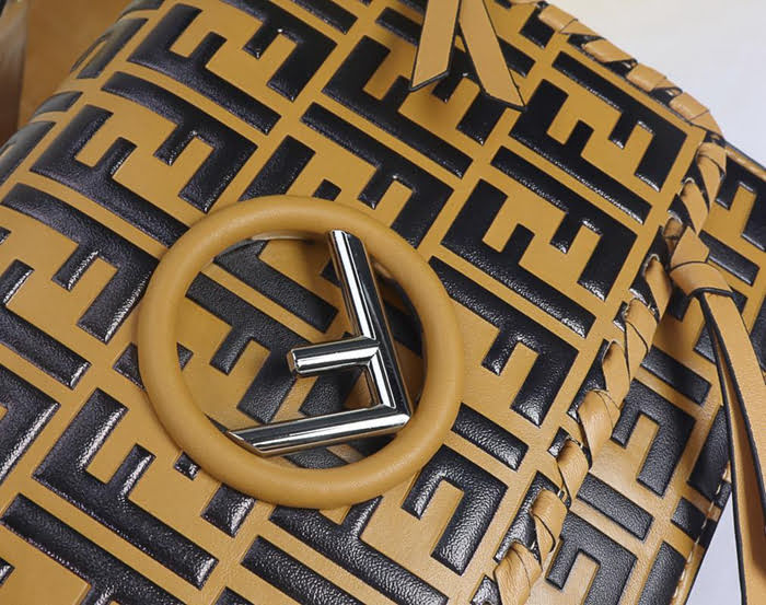 FENDI芬迪 原單爆款 kani 翻蓋手袋 翻蓋綴以同色系穿繩及小蝴蝶結 可斜背或手拿 fd1406