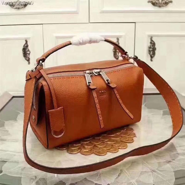 FENDI芬迪 春夏新款 Selleria系列 經典手工工藝 單手柄手提肩背包 fd1413