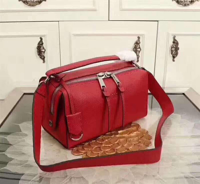 FENDI芬迪 春夏新款 Selleria系列 經典手工工藝 單手柄手提肩背包 fd1414