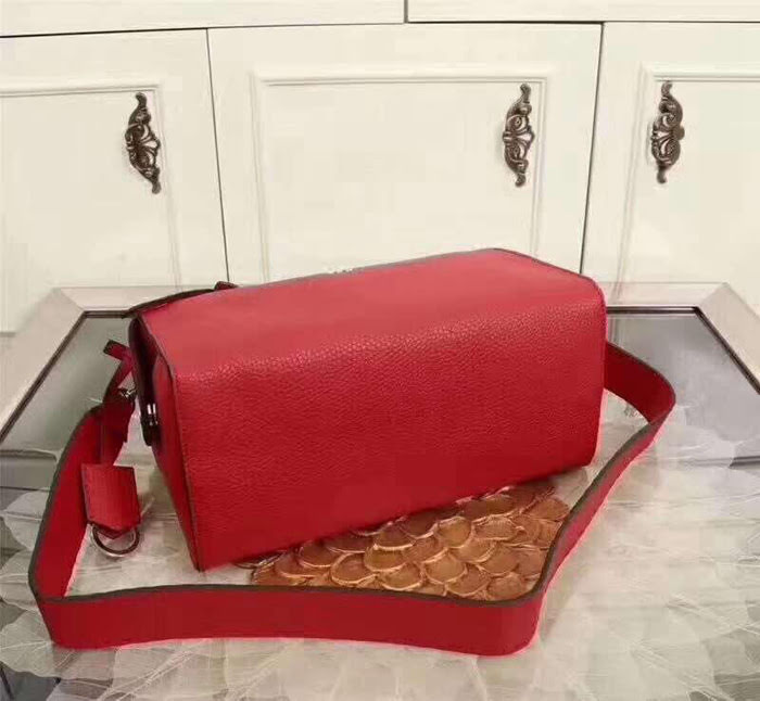 FENDI芬迪 春夏新款 Selleria系列 經典手工工藝 單手柄手提肩背包 fd1414