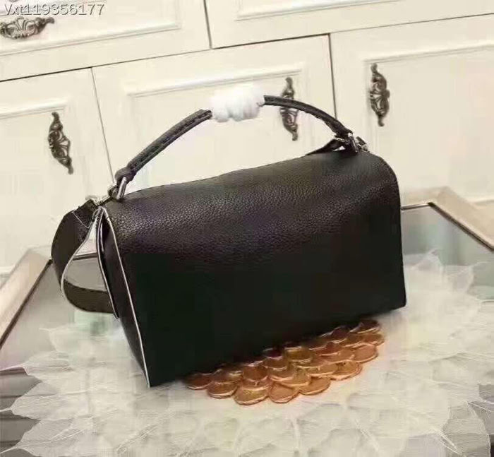 FENDI芬迪 春夏新款 Selleria系列 經典手工工藝 單手柄手提肩背包 fd1415