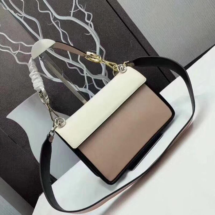 FENDI芬迪 大號fendi KAN I手袋 飾以最新FENDI F LOGO 可斜背或手拿 8807  fd1424