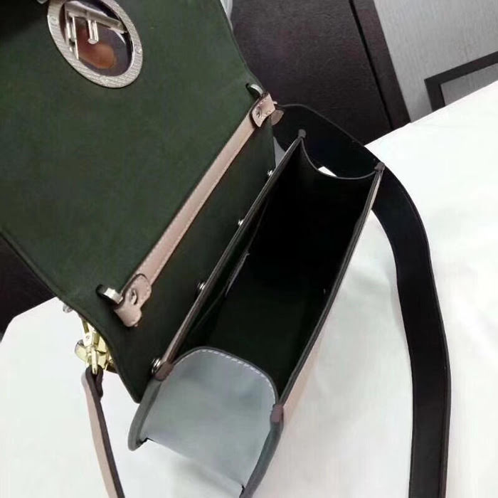 FENDI芬迪 大號fendi KAN I手袋 飾以最新FENDI F LOGO 可斜背或手拿 8807  fd1424
