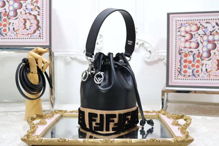 FENDI芬迪 Fendi MINI BUCKET時尚手提肩背包 可手提 可斜挎 8850  fd1444