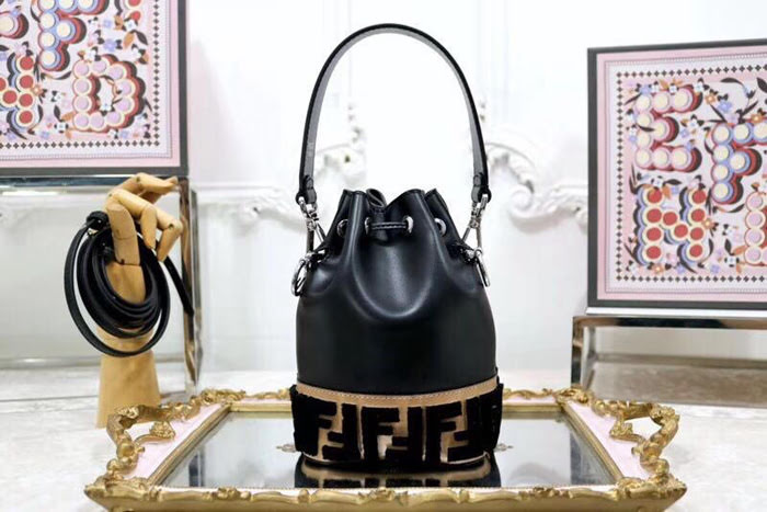 FENDI芬迪 Fendi MINI BUCKET時尚手提肩背包 可手提 可斜挎 8850  fd1444