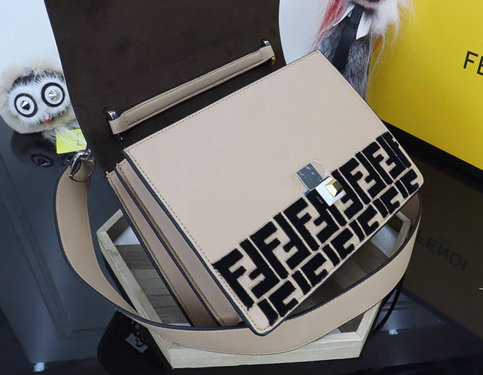 FENDI芬迪 大號 FENDI KAN I 超密織繡花工藝 時尚手提肩背包 8834  fd1448
