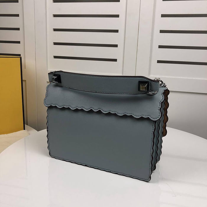 FENDI芬迪 大號 Fendi 2018 秋冬新款 Kani翻蓋式手袋 可斜背亦可手提 088  fd1458